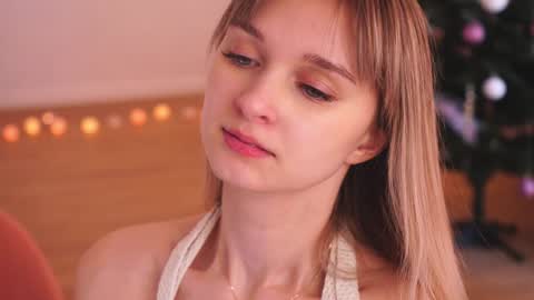 Snapshot of variety_moments chatting on January 23, 2025, 7:11 am Heeeeey Im Hanna the art of tease online show from January 23, 2025, 7:11 am