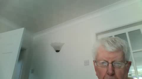 Snapshot of vassus chatting on October 5, 2025, 12:14 pm vassus online show from October 5, 2025, 12:14 pm