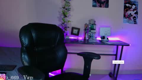 Vayolett online show from January 15, 2025, 2:02 pm