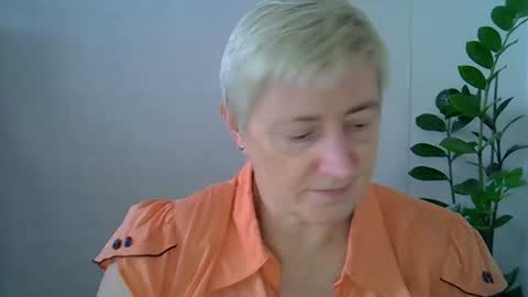 vea_motty online show from November 2, 2025, 12:18 pm