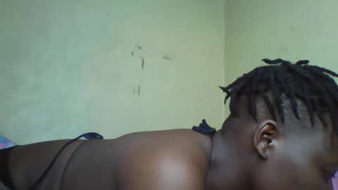 Snapshot of vee_tommy chatting on December 6, 2024, 7:01 pm Vee tommy online show from December 6, 2024, 7:01 pm