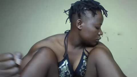 Snapshot of vee_tommy chatting on December 8, 2024, 3:21 am Vee tommy online show from December 8, 2024, 3:21 am