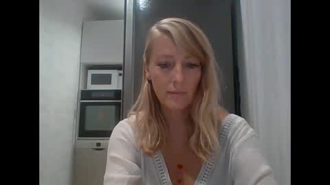 Snapshot of veessa chatting on October 4, 2025, 4:16 pm Veessa online show from October 4, 2025, 4:16 pm