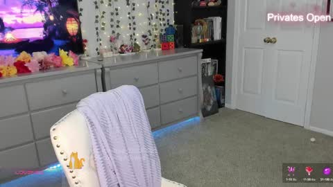 Snapshot of vegas_romance chatting on February 24, 2025, 2:40 am vegas_romance online show from February 24, 2025, 2:40 am