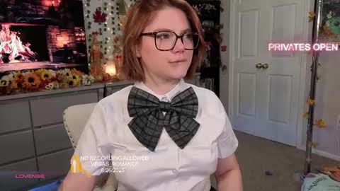 Snapshot of vegas_romance chatting on September 27, 2025, 12:04 am vegas_romance online show from September 27, 2025, 12:04 am