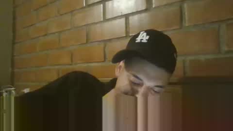 velasmanu1 online show from December 15, 2025, 1:32 am