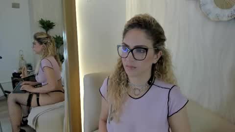 Velora online show from November 11, 2025, 3:50 am