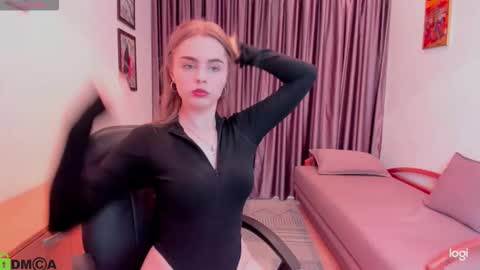 Snapshot of velora_vyxen chatting on October 16, 2025, 11:44 am velora_vyxen online show from October 16, 2025, 11:44 am