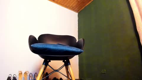 Snapshot of velourmuse chatting on October 25, 2025, 11:43 pm Sara online show from October 25, 2025, 11:43 pm