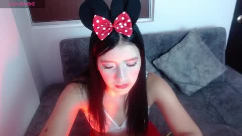 velvet_28_ online show from October 8, 2025, 12:25 pm