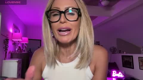 VelvetBarbie online show from January 18, 2025, 6:03 am