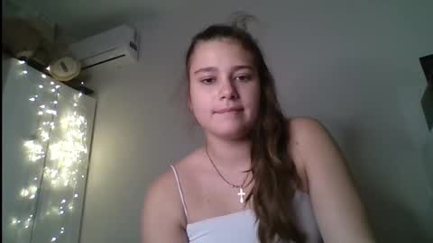 velveted_ivy online show from December 18, 2025, 2:01 pm