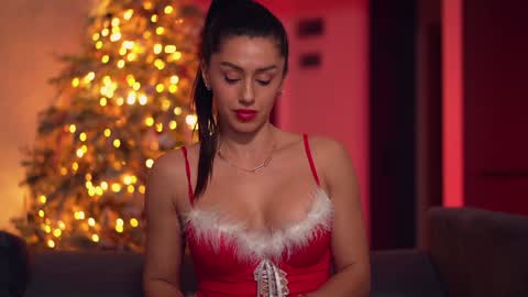 Snapshot of velvettangel chatting on December 18, 2024, 5:00 pm Adalline online show from December 18, 2024, 5:00 pm