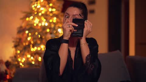 Snapshot of velvettangel chatting on December 19, 2024, 4:45 am Adalline online show from December 19, 2024, 4:45 am