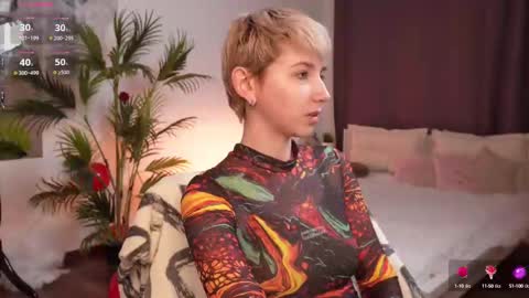Snapshot of velvetvalkyries chatting on February 16, 2025, 8:00 pm CLEOshort hair TIna long hair online show from February 16, 2025, 8:00 pm
