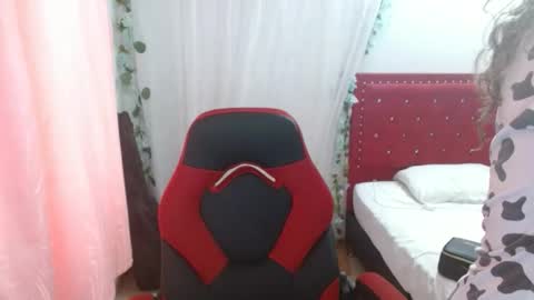 venecasexy44 online show from November 11, 2025, 11:10 am