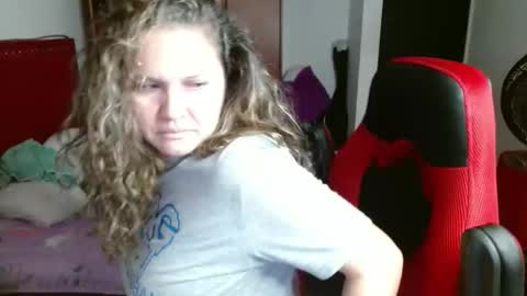 venecasexy44 online show from November 28, 2025, 9:23 am