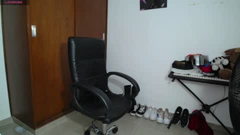 Venelope 3 online show from January 14, 2025, 3:22 am