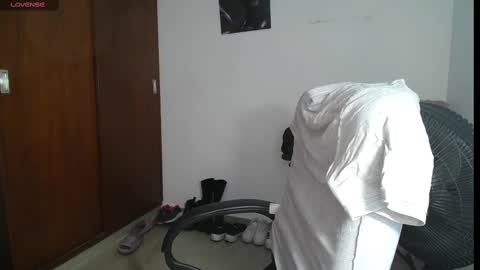 Venelope 3 online show from February 14, 2025, 3:43 am