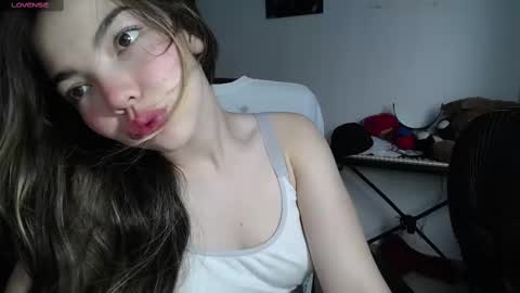 Venelope 3 online show from March 4, 2025, 6:50 pm