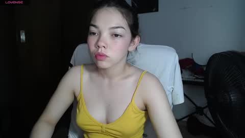 Venelope 3 online show from March 5, 2025, 6:23 pm