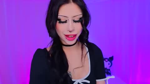 Snapshot of venomeowww_ chatting on November 26, 2025, 3:40 am Vivian online show from November 26, 2025, 3:40 am