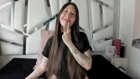 Snapshot of venurmorgan chatting on October 4, 2025, 4:05 pm venurmorgan online show from October 4, 2025, 4:05 pm