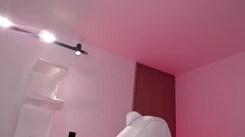 venus_art11 online show from February 15, 2025, 8:44 am