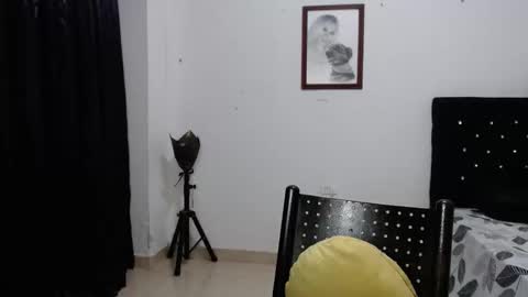 Snapshot of venus_menoza chatting on October 19, 2025, 12:50 pm venus_menoza online show from October 19, 2025, 12:50 pm