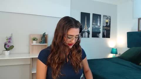 Snapshot of venus_steffen chatting on October 16, 2025, 12:39 pm Mia online show from October 16, 2025, 12:39 pm