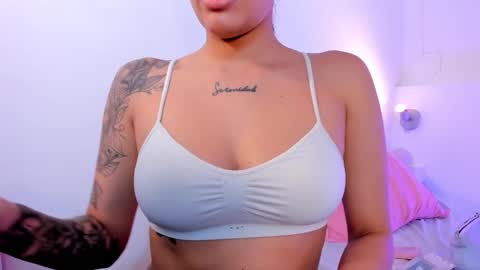 Snapshot of venusevans1 chatting on December 15, 2025, 4:00 pm Venus Evans online show from December 15, 2025, 4:00 pm