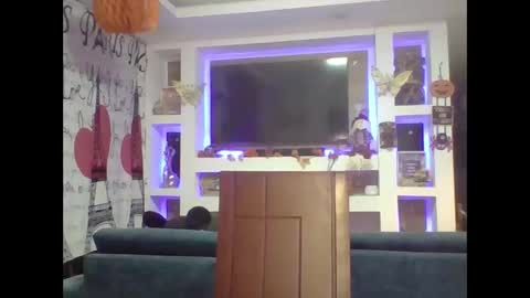 VENUSINA07 online show from October 19, 2025, 6:47 am