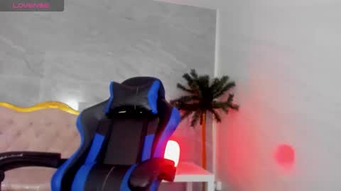 venuss online show from November 6, 2025, 3:24 pm