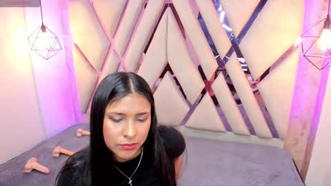 Domelipa  online show from December 4, 2024, 9:46 pm