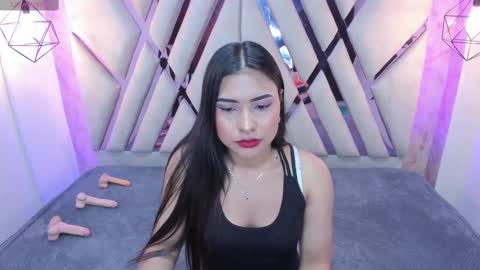 Domelipa  online show from December 10, 2024, 6:49 pm