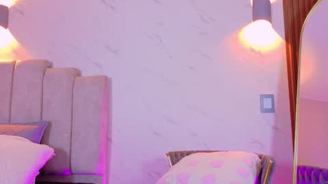 Snapshot of verahfox chatting on November 24, 2025, 12:49 pm Verah Fox online show from November 24, 2025, 12:49 pm