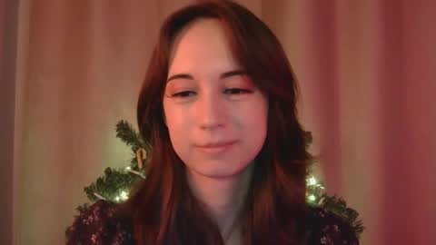 Snapshot of veralush chatting on December 17, 2025, 12:44 pm Una online show from December 17, 2025, 12:44 pm