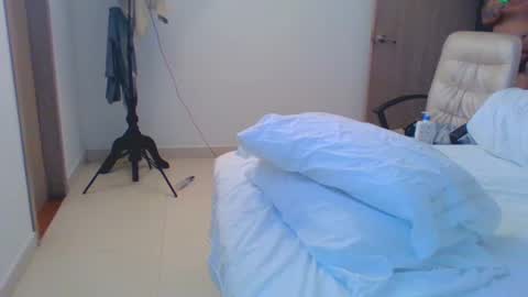 Snapshot of vergagolosa22 chatting on January 19, 2025, 12:28 am vergagolosa22 online show from January 19, 2025, 12:28 am