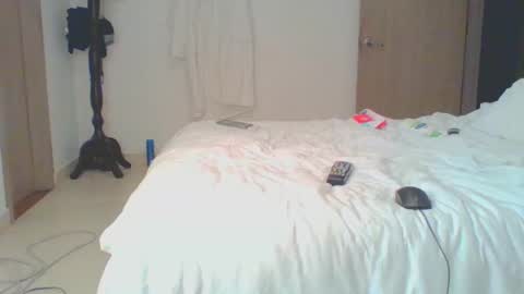 Snapshot of vergagolosa22 chatting on February 8, 2025, 6:01 am vergagolosa22 online show from February 8, 2025, 6:01 am