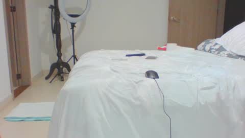 Snapshot of vergagolosa22 chatting on March 1, 2025, 6:13 am vergagolosa22 online show from March 1, 2025, 6:13 am