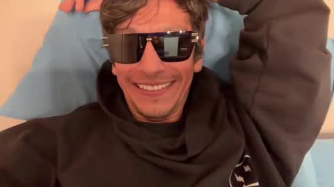 Snapshot of vergasjuan chatting on December 18, 2025, 6:25 pm Juan Vergas online show from December 18, 2025, 6:25 pm