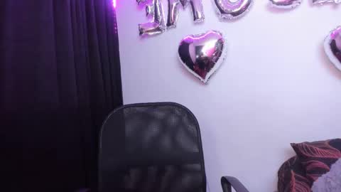 Snapshot of vero_jhonson chatting on February 9, 2025, 6:33 am  karolina online show from February 9, 2025, 6:33 am