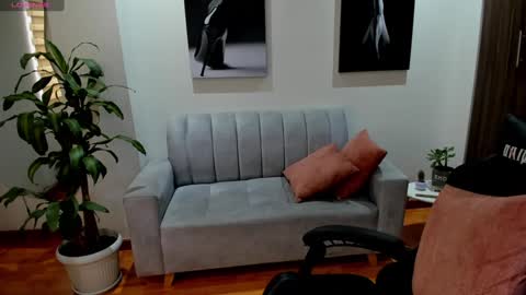 Catalina online show from January 24, 2025, 3:13 pm