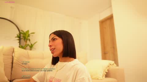 Snapshot of veronica_mendez1 chatting on December 5, 2024, 11:49 am Veronica online show from December 5, 2024, 11:49 am