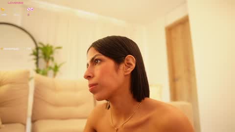 Snapshot of veronica_mendez1 chatting on December 10, 2024, 3:22 pm Veronica online show from December 10, 2024, 3:22 pm
