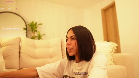 Snapshot of veronica_mendez1 chatting on December 22, 2024, 11:54 am Veronica online show from December 22, 2024, 11:54 am