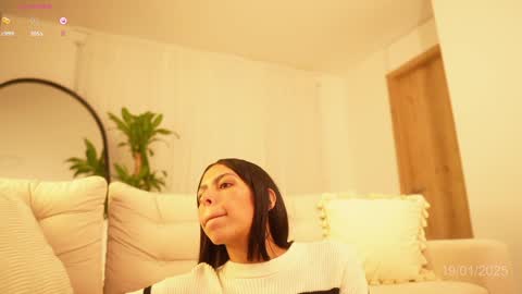 Snapshot of veronica_mendez1 chatting on January 19, 2025, 11:34 am Veronica online show from January 19, 2025, 11:34 am