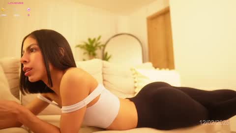 Snapshot of veronica_mendez1 chatting on February 13, 2025, 1:19 am Veronica online show from February 13, 2025, 1:19 am