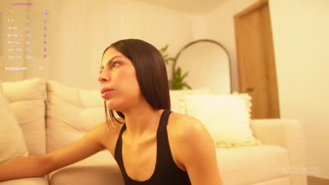 Snapshot of veronica_mendez1 chatting on February 16, 2025, 11:05 am Veronica online show from February 16, 2025, 11:05 am