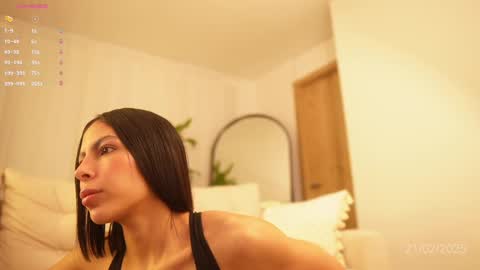 Snapshot of veronica_mendez1 chatting on February 21, 2025, 11:22 am Veronica online show from February 21, 2025, 11:22 am